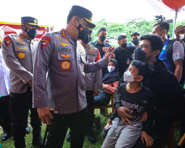 Gelar Akselerasi Vaksinasi Serentak, Kapolri Optimistis Target 70 Persen Tercapai