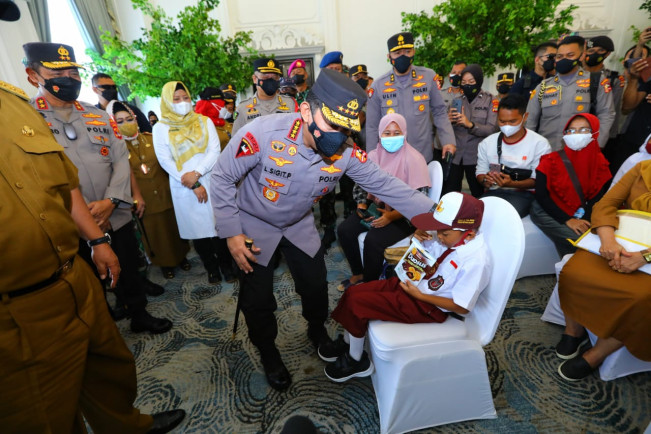 Kapolri Instruksikan Akselerasi Vaksinasi ke Lansia dan Anak-Anak Dikebut