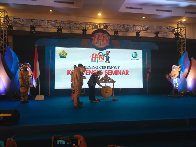 Tiga Puluh Wartawan Terima PCNO di HPN 2022 Kendari