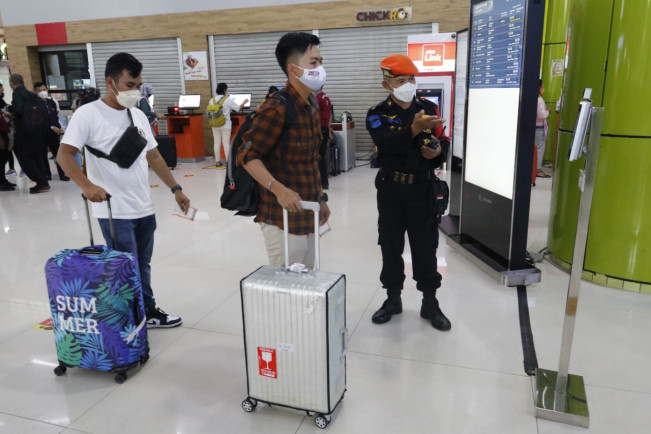 Imbas Demo, Kereta Jarak Jauh Berhenti di Stasiun Jatinegara