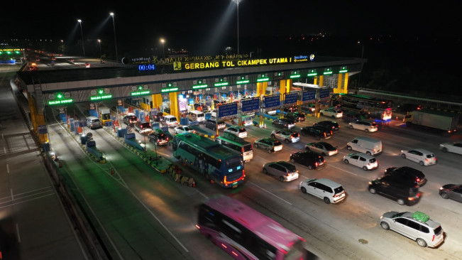 One Way Kembali Diberlakukan, Jalan Tol Japek Km 414 GT Kalikangkung