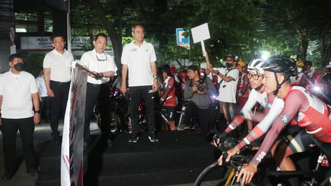 Kapolri Lepas Pesepeda Tempuh 508 Km, Catat Rekor MURI