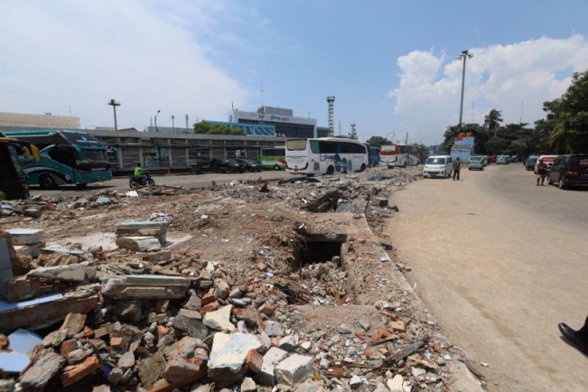 Tingkatkan Fasilitas Umum, Dishub DKI Bongkar Kios di Terminal Tanjung Priok