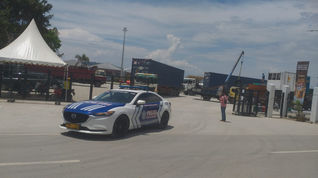 Polisi Kawal Logistik F1 Powerboat Tinggalkan Balige, Bawa Cerita Indahnya Danau Toba