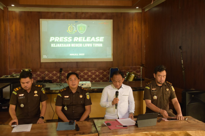 Kejari Luwu Timur Tetapkan 2 Tersangka Mafia Pupuk