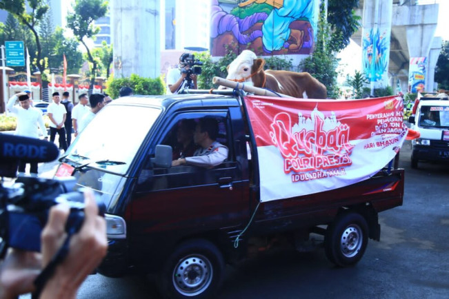 Polri Distribusikan 9.300 Hewan Kurban ke Seluruh Indonesia