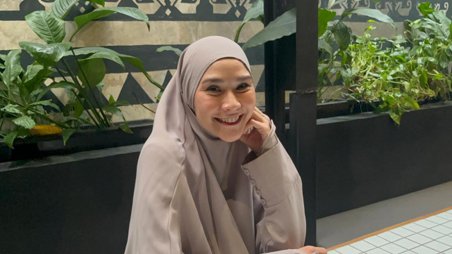 Zaskia Adya Mecca Diomelin Netizen, Imbas Ajarkan Anak Naik Motor Tanpa Helm