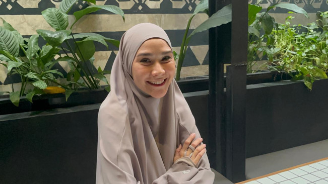 Zaskia Adya Mecca Diomelin Netizen, Imbas Ajarkan Anak Naik Motor Tanpa Helm