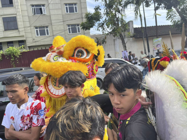 Festival Kebudayaan Iringi Pendaftaran Rico Waas-Zakiyuddin di KPU Medan