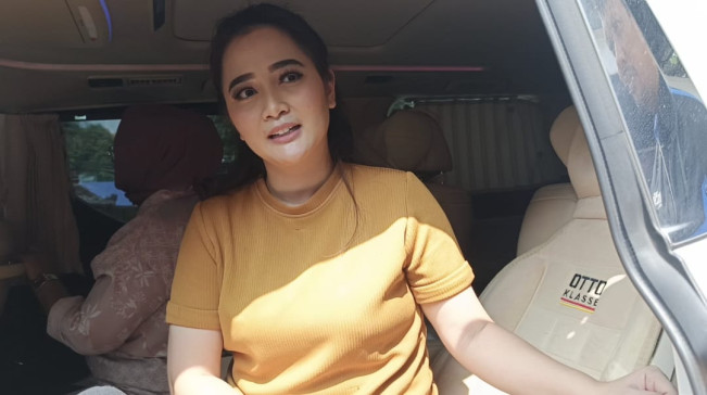 Vega Darwanti Ungkap Kondisi Nunung Pasca Operasi Katarak