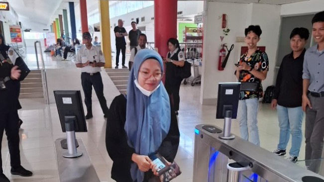 Stasiun Kereta Api Medan Ujicoba Teknologi Face Recognition Boarding Gate