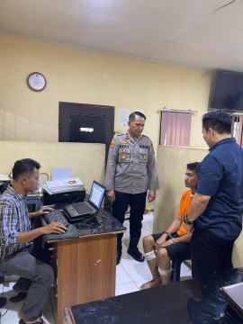 Dorr... Polisi Tembak Perampok yang Begal Ustaz di Medan