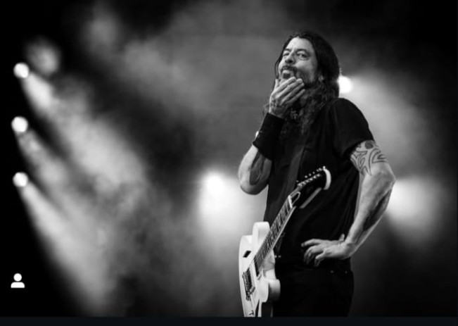 Dave Grohl Umumkan Kelahiran Bayi Perempuan Hasil Hubungan Di Luar Nikah
