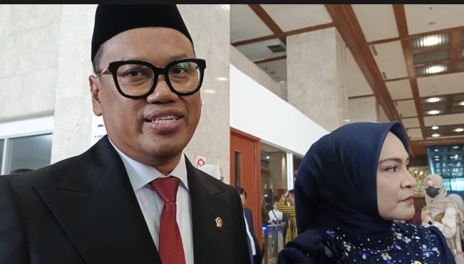 Uya Kuya Resmi jadi Anggota DPR, Berharap Duduk di Komisi 1,3 atau 9