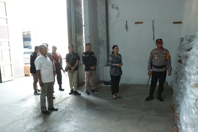 Gudang Logistik KPU Medan Dijaga Ketat, Ada Apa?