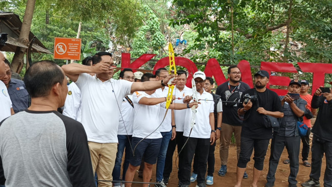 Blusukan ke Condet, Ridwan Kamil Menyusuri Sungai Ciliwung 