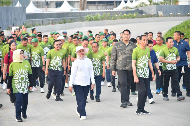 Jokowi Resmi Buka Nusantara TNI Fun Run 2024 di IKN