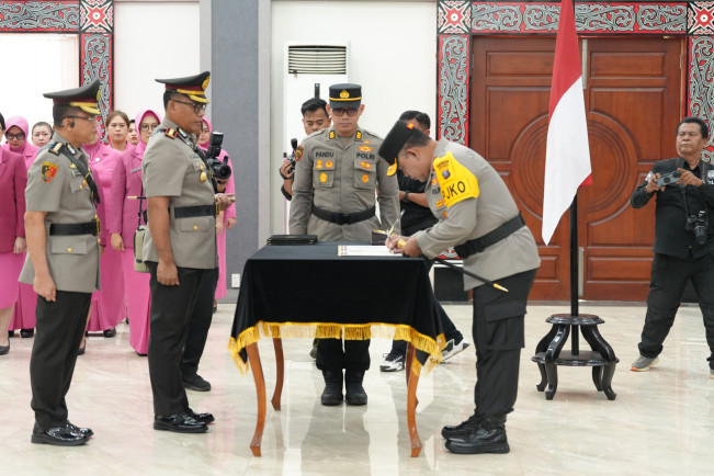 Kapolda Sumut Beri Pesan Khusus untuk Kombes Gidion Kapolrestabes Medan yang Baru