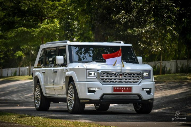 MV3 Garuda Limousine Antarkan Prabowo dan Gibran Menuju Istana Merdeka