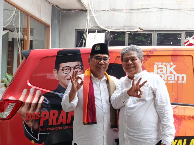 Jakpram Bersama Bang Biem Deklarasi Pemenangan Pramono Anung dan Rano Karno, Kasih 5 Ambulance
