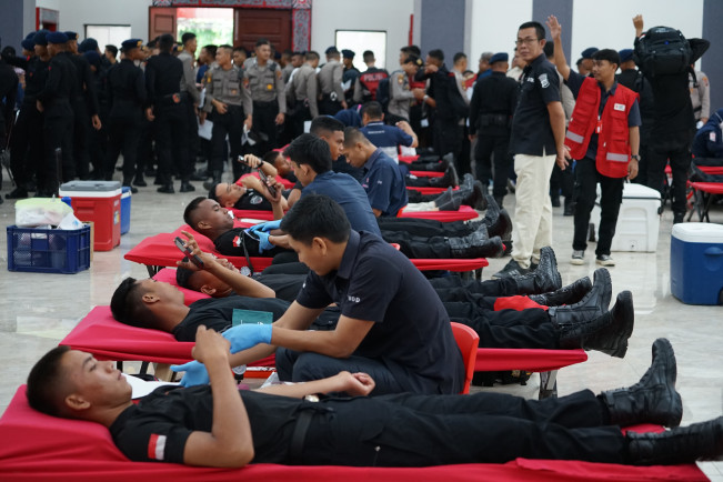 Hari Jadi Humas Polri ke-73, Brimob Polda Sumut Ikut Serta Donor Darah