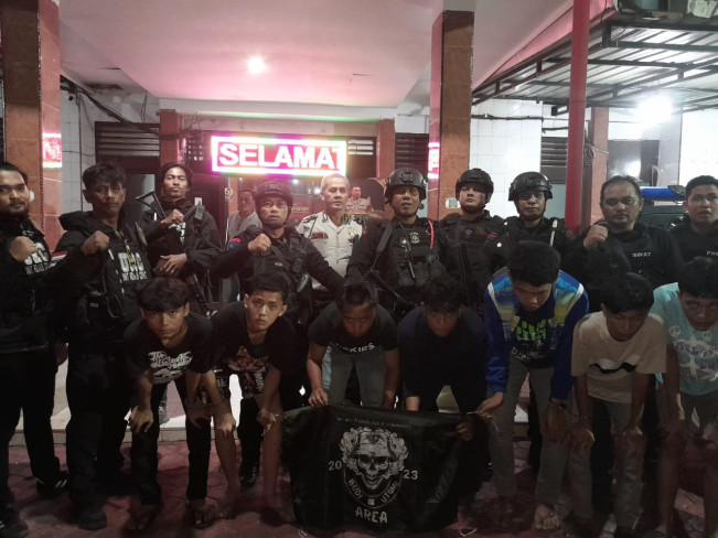 Brimob Polda Sumut Amankan 8 Anggota Geng Motor di Medan Area