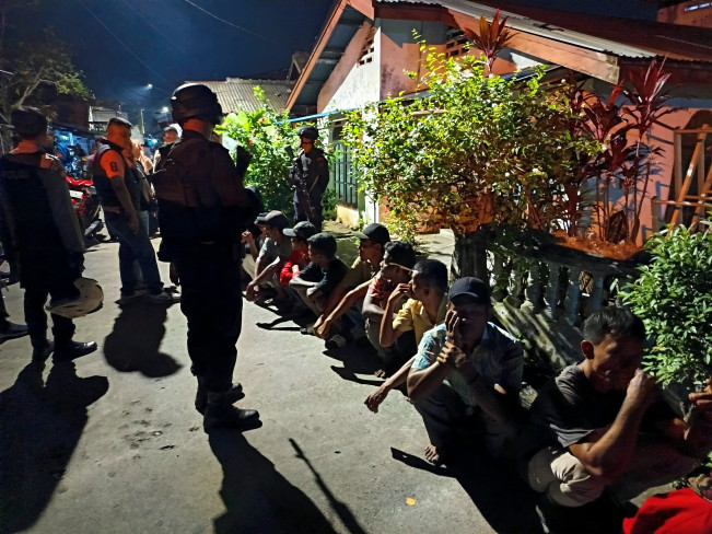 Brimob Gerebek Pesta Judi Saat Malam Tahun Baru di Medan, 14 Orang Ditangkap