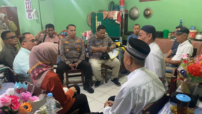 Orangtua Siswa SD yang Dihukum Belajar di Lantai dan Pihak Sekolah Berakhir Damai
