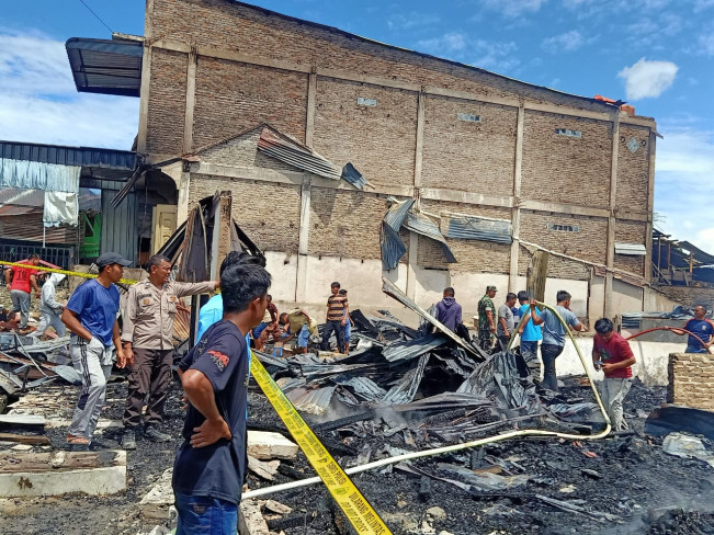 Kebakaran Lahap 12 Rumah di Toba, Kerugian Rp 2 Miliar