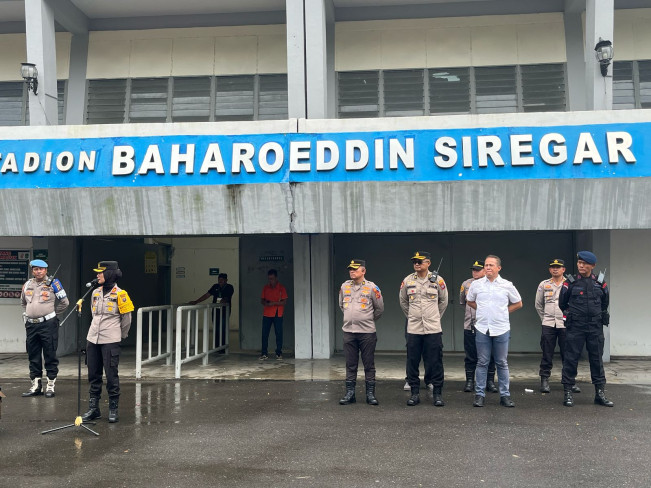 Sat Brimob Polda Sumut Amankan Laga PSMS Medan vs Persikota Tangerang