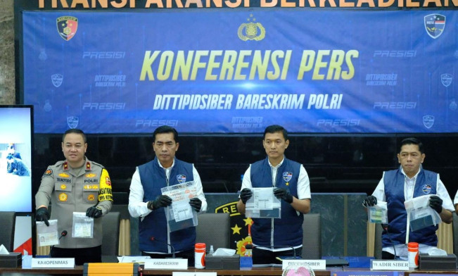 Polisi Tangkap 2 WN China Kasus Penipuan SMS Sedot Uang Nasabah, Kerugian Ratusan Juta Rupiah