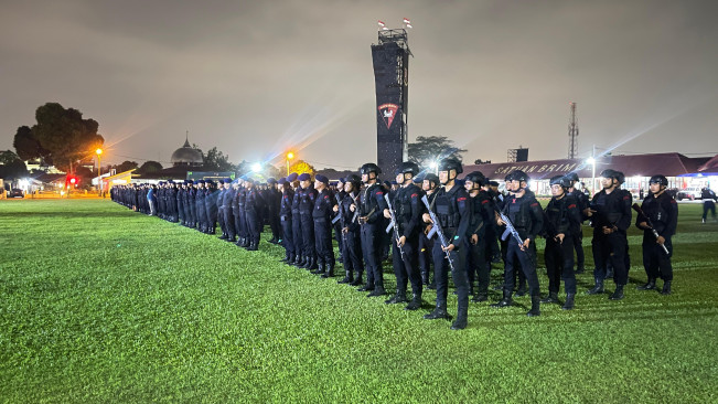 Brimob Polda Sumut Siaga Pengamanan Malam Takbiran di Medan