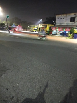 Terminal Bayangan Pasar Jumat Sepi Pemudik