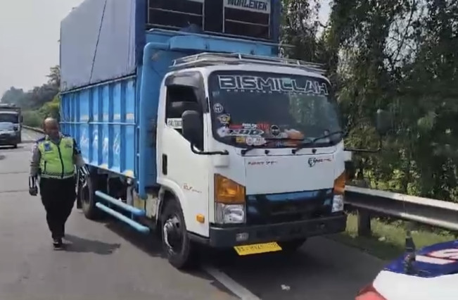 Viral Mobil Patroli Polisi Kejar Pengemudi Truk di Tol, Ini Faktanya