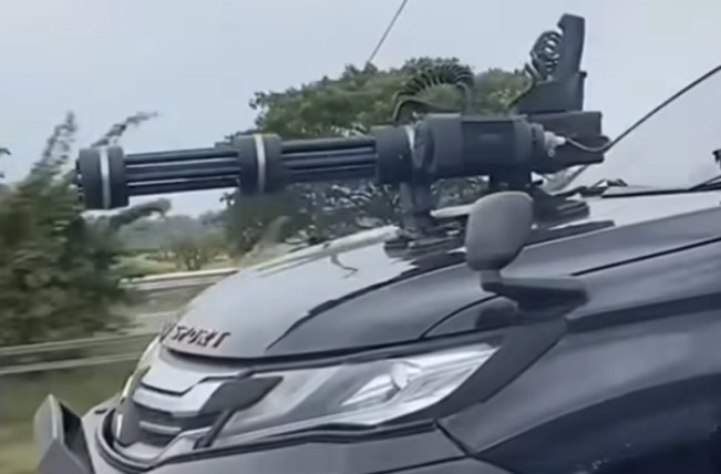 Viral Mobil Pajero Pakai Senapan Angin dan Strobo di Kap, Polisi Beri Sanksi Tilang