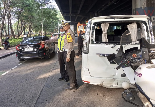 Kecelakaan Beruntun di Kelapa Gading, Dua Orang Luka-Luka