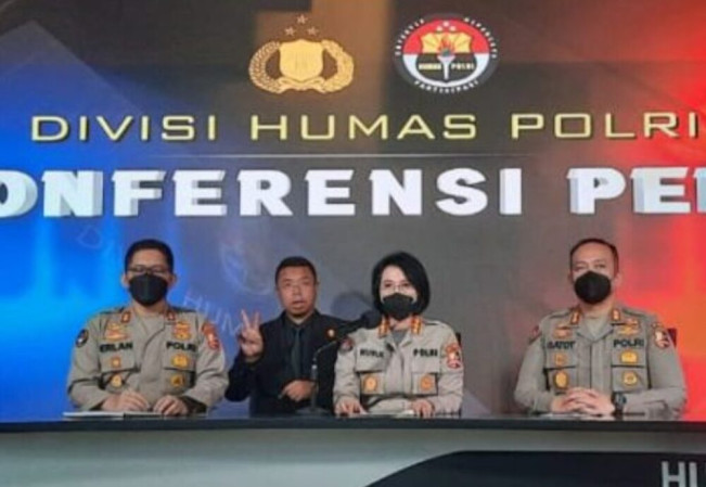 Polri Tangkap 8 Orang Penyelenggara Judi Online di PluitÃ‚Â 