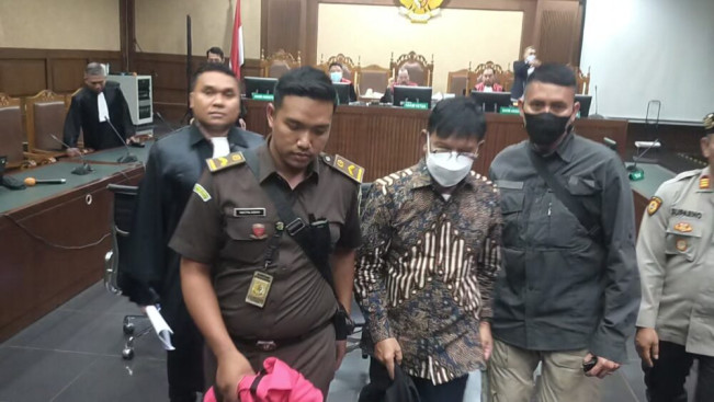 Bacakan Eksepsi, Johnny Plate Bantah Terima Rp17 Miliar dari Hasil Korupsi BTS