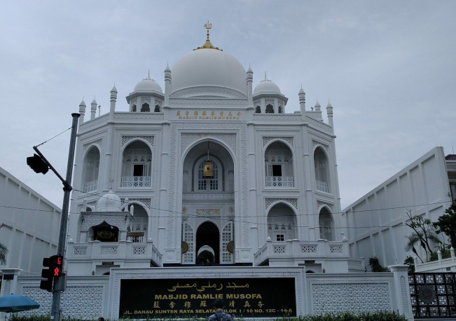Berjuluk Taj Mahal-nya Indonesia, Ini Potret Masjid Ramlie Musofa