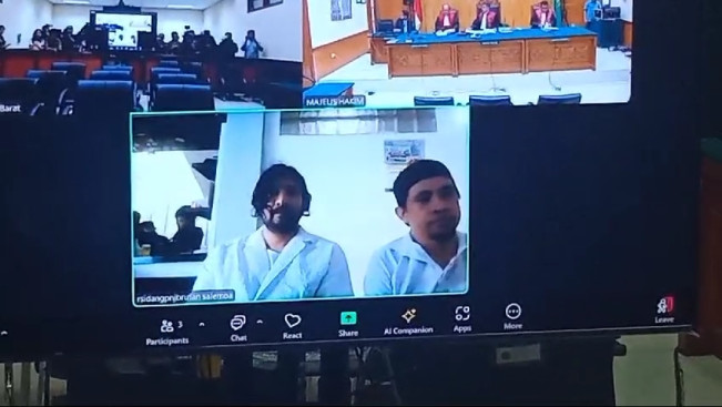 Sidang Putusan Kasus Narkoba Ditunda, Begini Penampilan Ammar Zoni