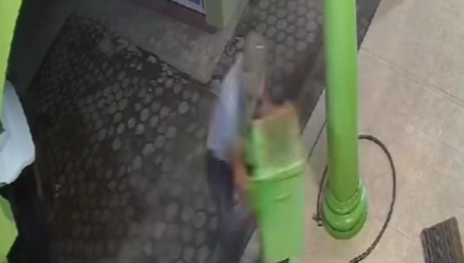 Viral Aksi 'Orang Kaya' Curi Kotak Infaq