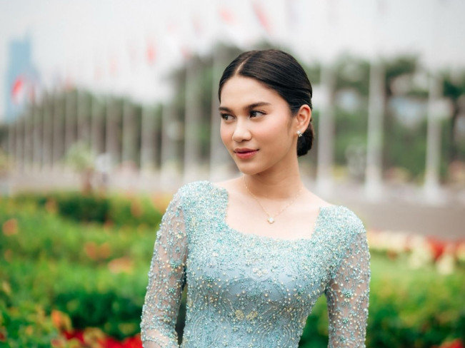 Dikira Bertemu Salim Nauderer, Azizah Salsha Auto Klarifikasi di Akun Eksklusif