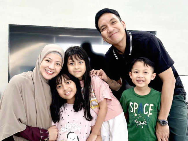 Rayakan Ultah Desta, Kertas Kado dari Natasha Rizky Dipuji