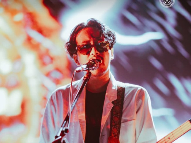 Awan .Feast Semprot Aparat yang Pukuli Penonton: Lu Dibayar Pake Duit Mereka