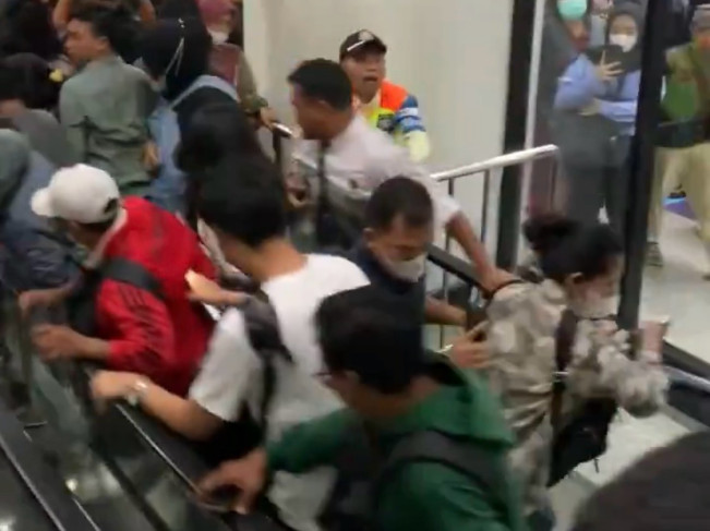 Penumpang KRL Berlarian-Terjatuh di Eskalator Stasiun Manggarai, Ini Faktanya