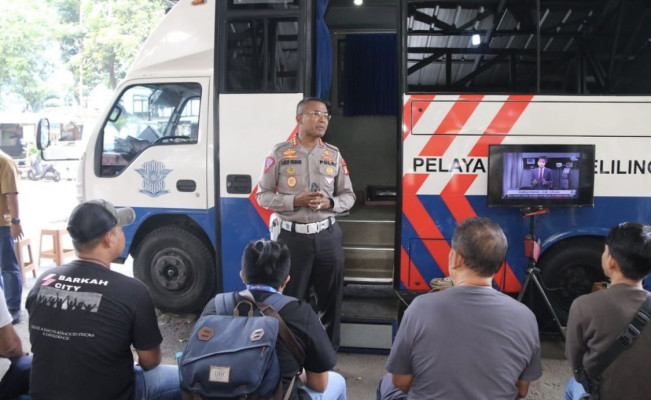 Dirlantas Polda Metro Sidak SIM Keliling di Kalibata