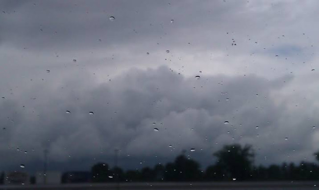 Cuaca Jakarta Hari Ini: Pagi Berawan, Siang hingga Malam Diguyur Hujan