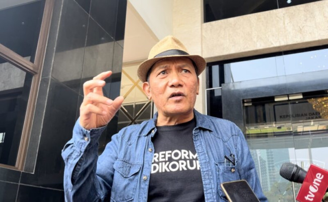 Eks Wakil Ketua KPK Saut Situmorang Penuhi Panggilan Pemeriksaan di Polda Metro