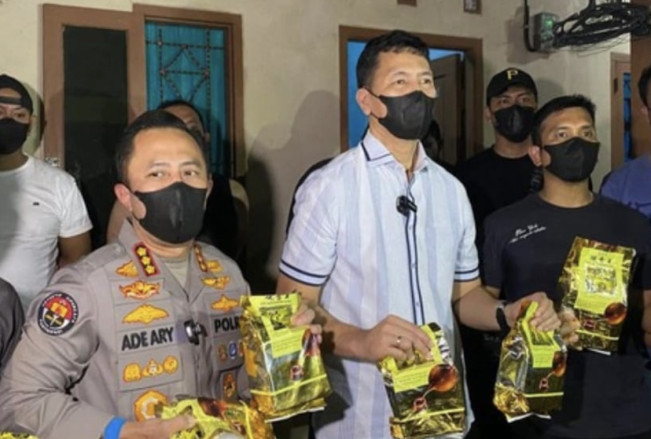 Gerebek Indekos di Tangerang, Dua Pria Miliki 20 Paket Narkotika Sabu Ditangkap