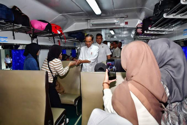 Pesan Jokowi ke Menhub: Fokus Tangani Arus Mudik di Merak